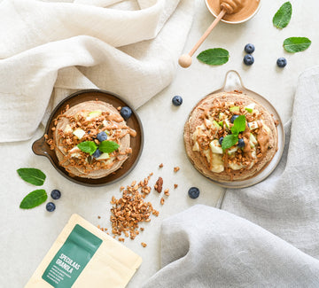 Boekweitpannenkoeken met fruit en granola