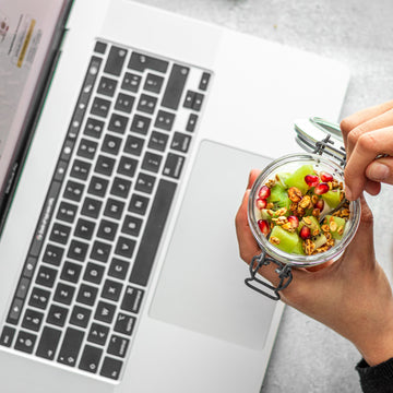 On-the-go ontbijten: zo eet je gezond op drukke dagen