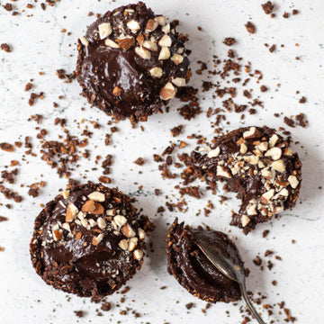 Vegan chocoladetaartjes met granolabodem