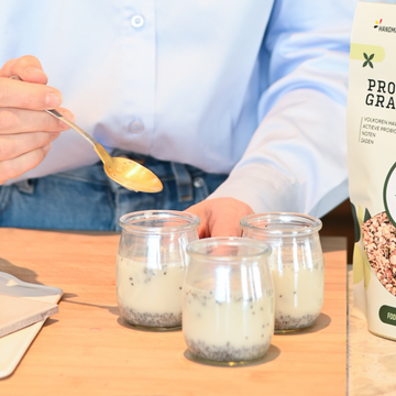 Chiapudding met blauwe bessen en granola (FODMAP)