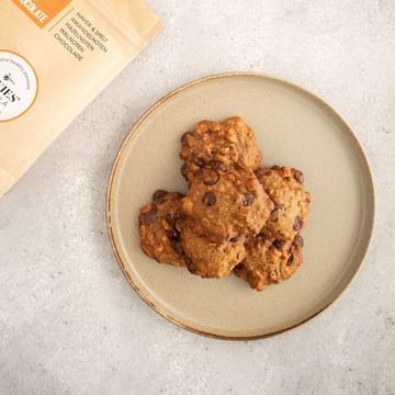Granolakoekjes met chocolade en hazelnoten