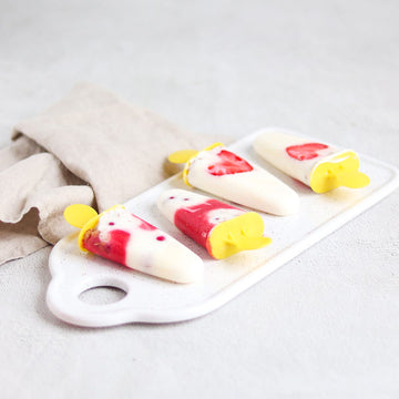 Yoghurtijsjes met fruit en granola