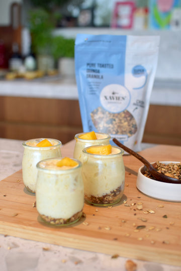 No-bake cheesecake met mango en granola