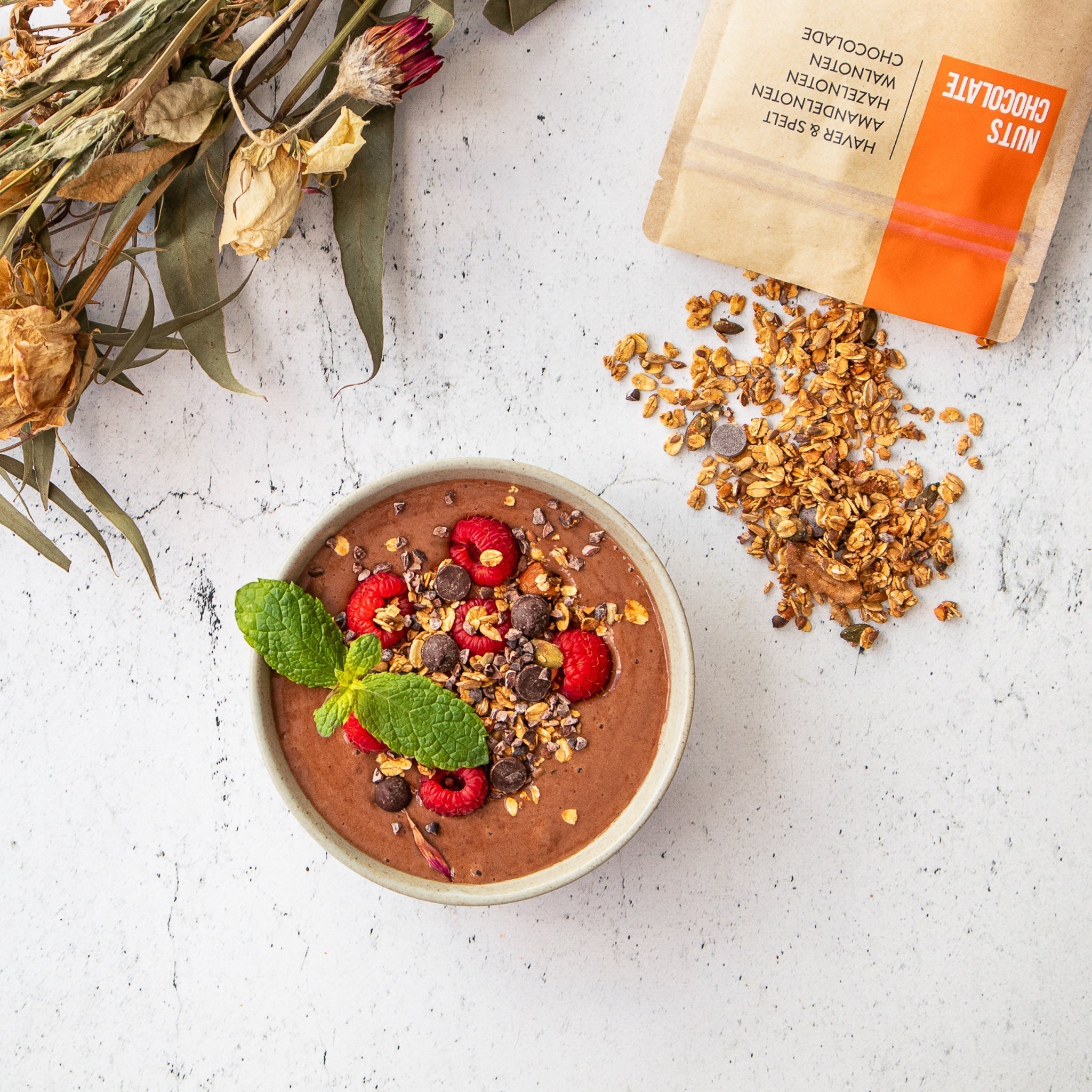 Chocolade smoothiebowl met granola
