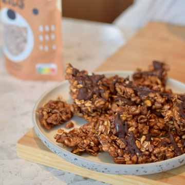Krokante granolarepen met gepofte spelt